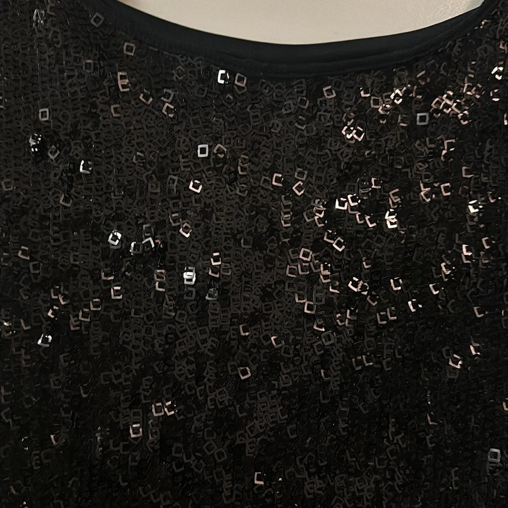 Black sequins dress perfect for New Year’s Eve - Picture 2 of 7